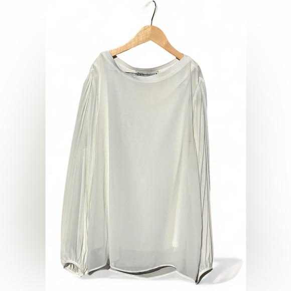 Zara Tops - Zara women’s blouse